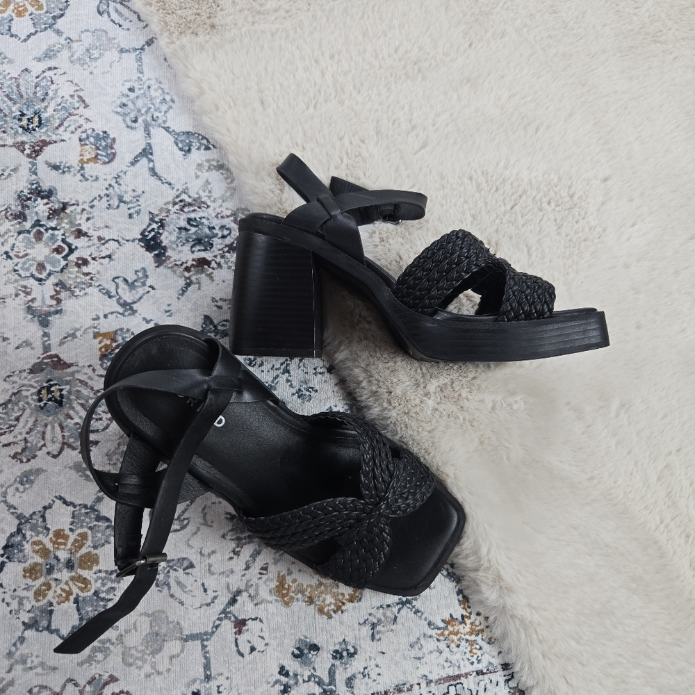 Torrid Crisscross Platform Heel Sandal 8WW - Picture 2 of 11